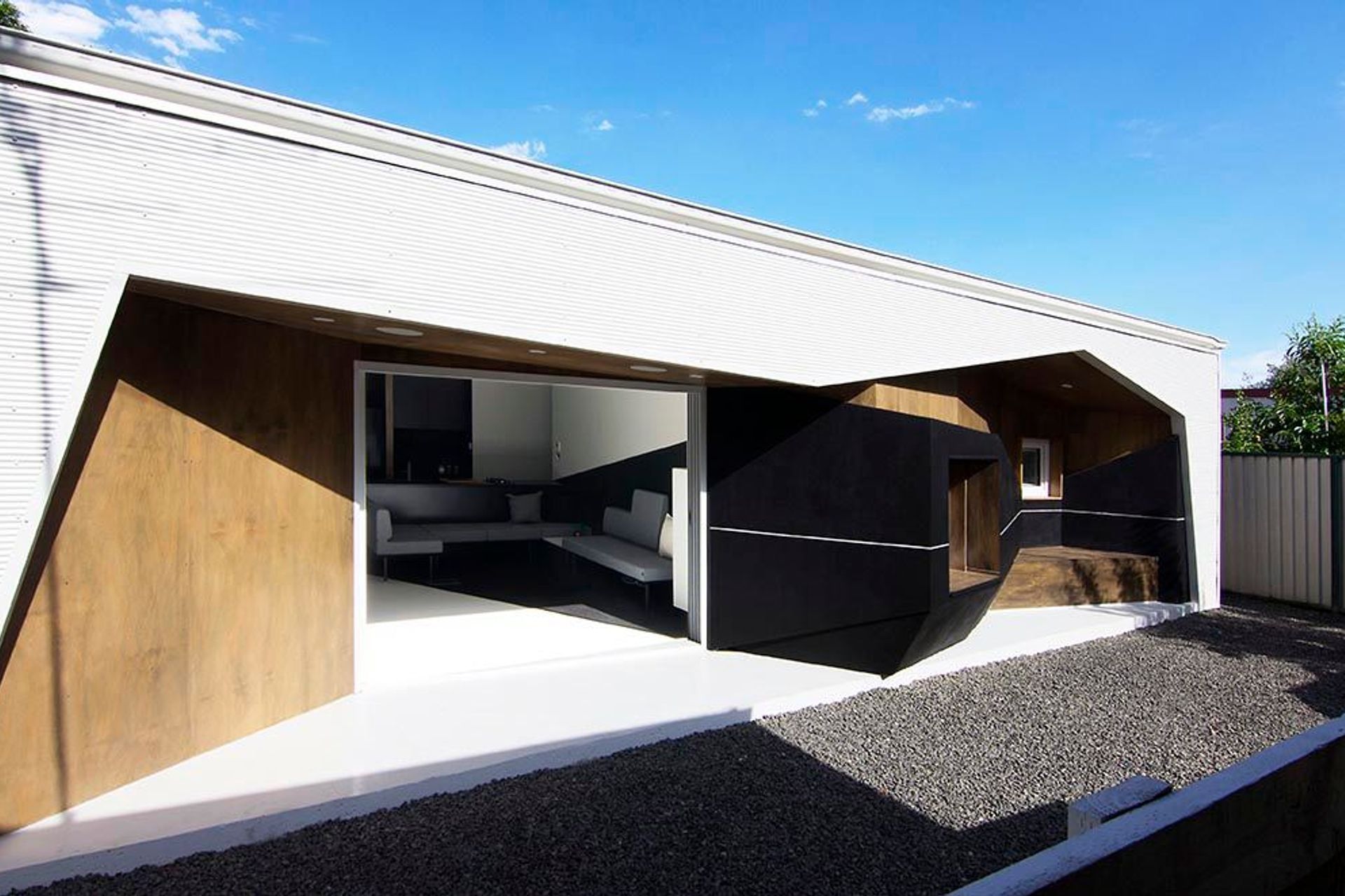 House 33.2 - Monochrome Home