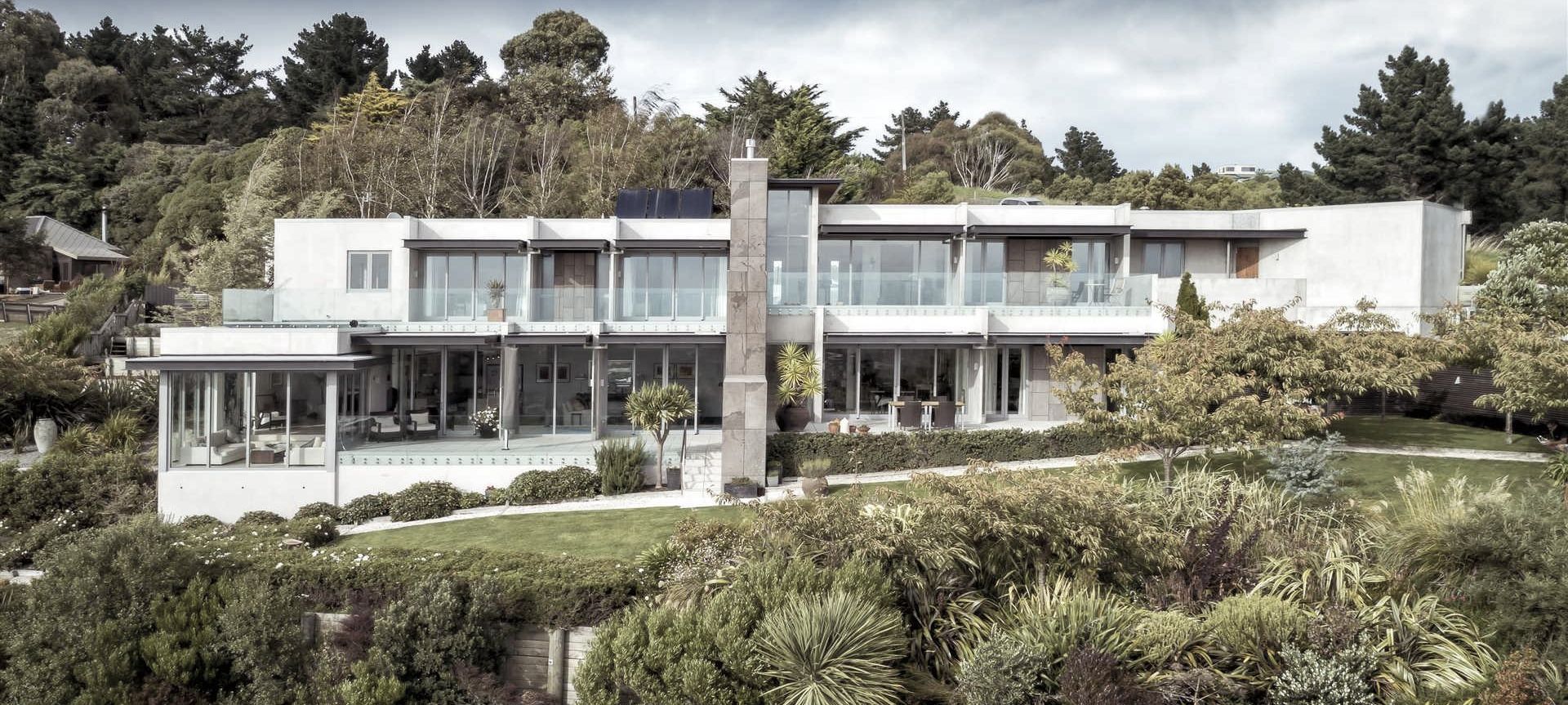 House into the hill banner