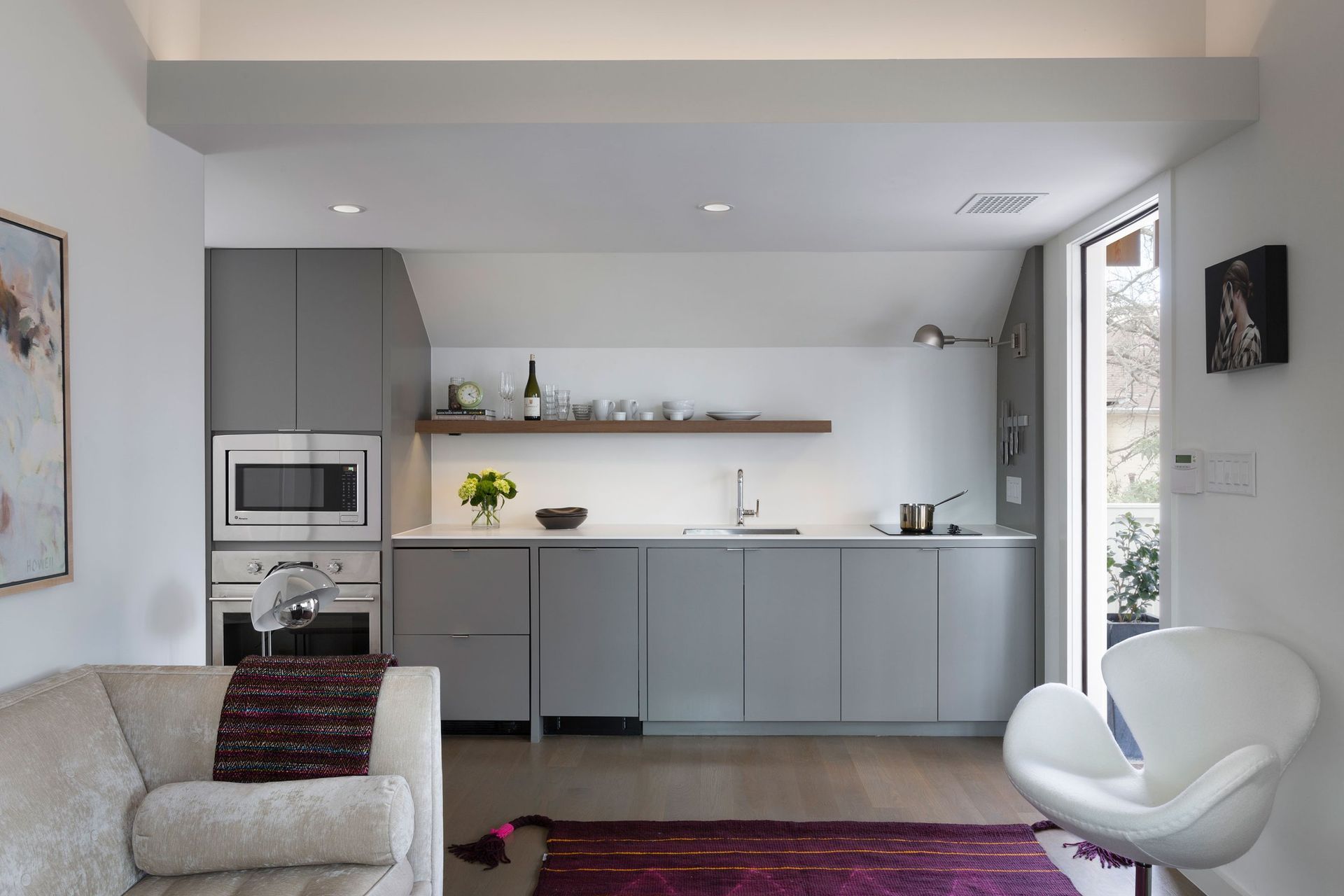 09BackAlleyCuppettKilpatrickArchitectureandInteriorDesignaustin-tx-interior-kitchenette-modern-furnishings.jpg