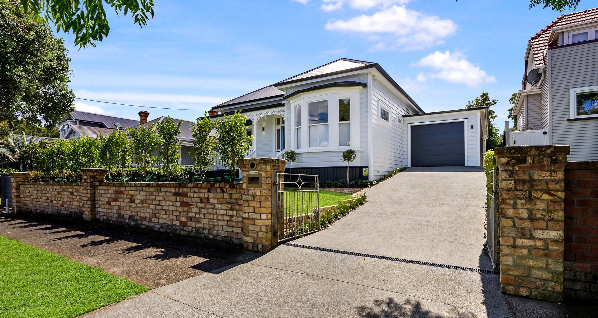Onehunga Villa banner