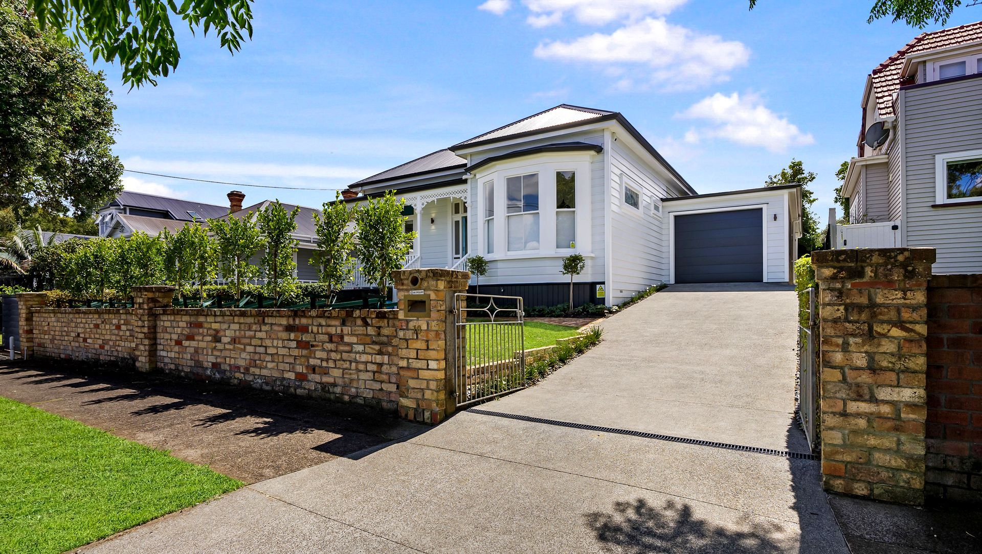 Onehunga Villa banner