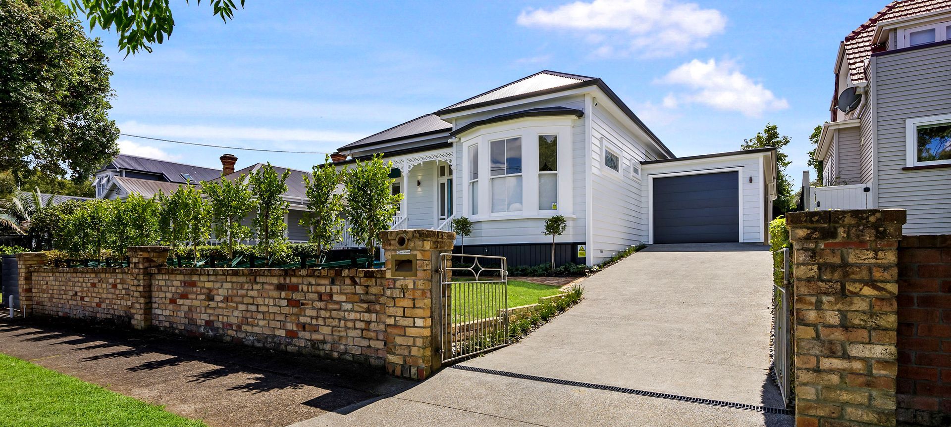 Onehunga Villa banner