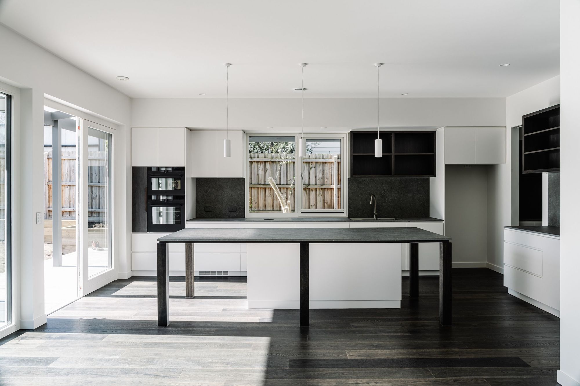 12-landscape-envirotecture-wrighty-tighty-haus-vic-kitchen.jpg