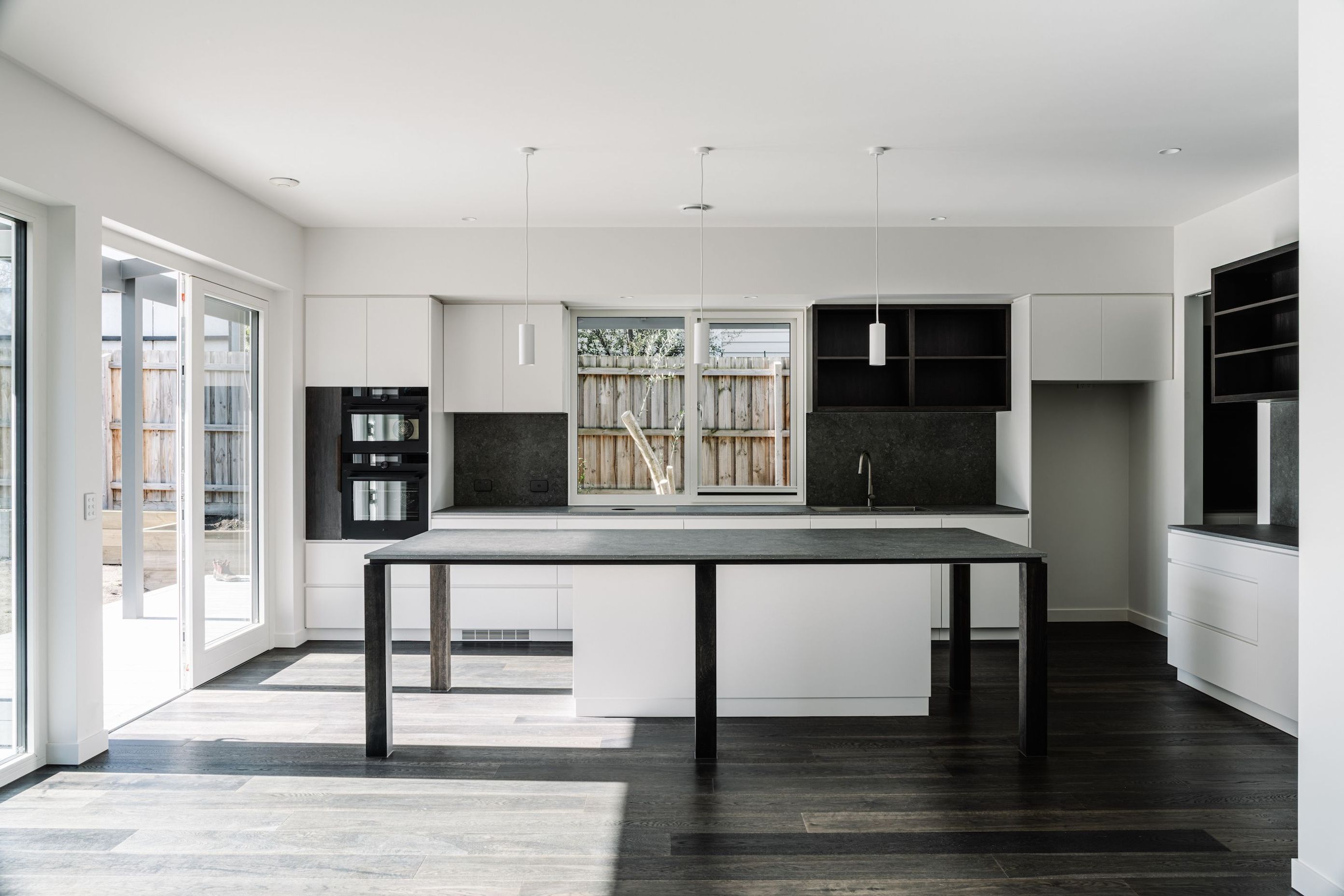 12-landscape-envirotecture-wrighty-tighty-haus-vic-kitchen.jpg