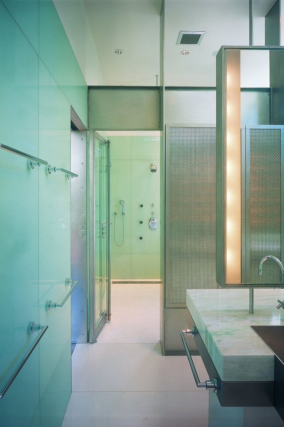 14bath1.jpg