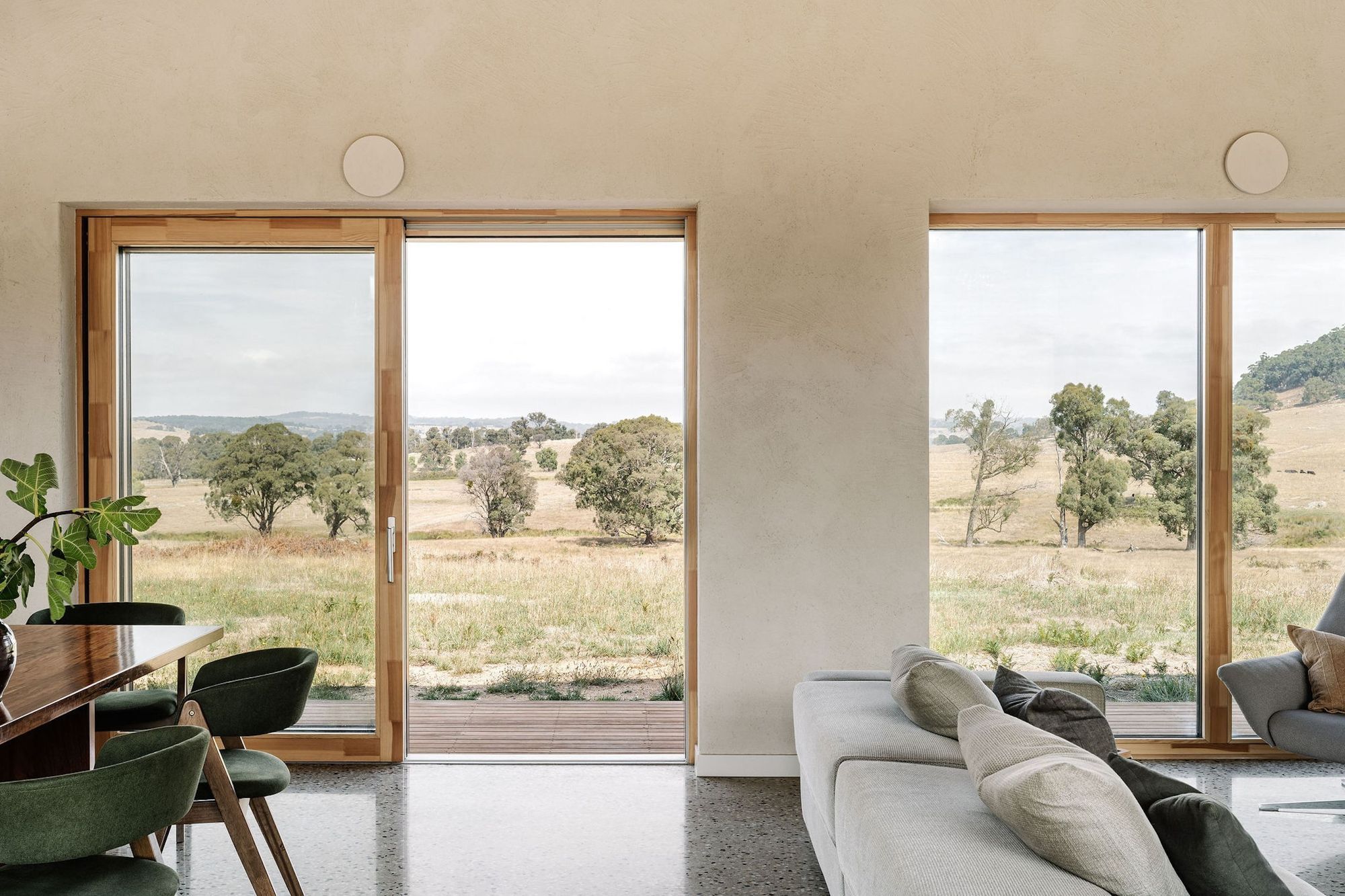 15-envirotecture-huffnpuffhaus-passivhaus-victoria-livingroom.jpg