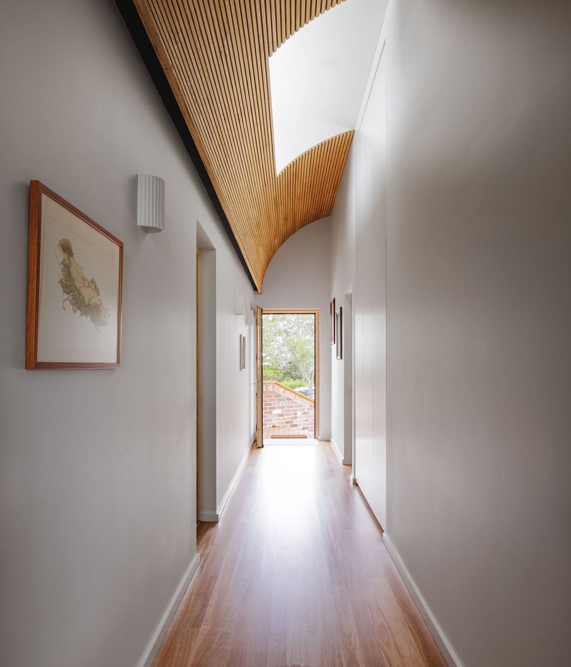 19-envirotecture-berowra-heights-nsw-hallway-2.jpg