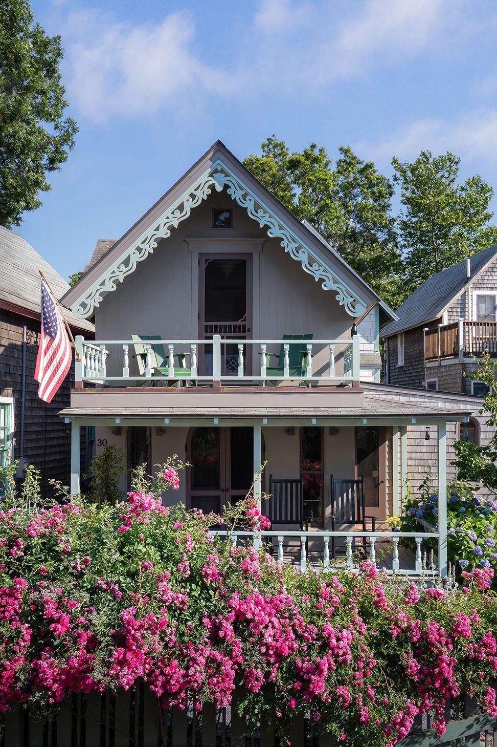 1MarthasVineyardCottageCuppettKilpatrickArchitectureandInteriorDesignhistoric-cottage-decorative-trim-americana.jpg