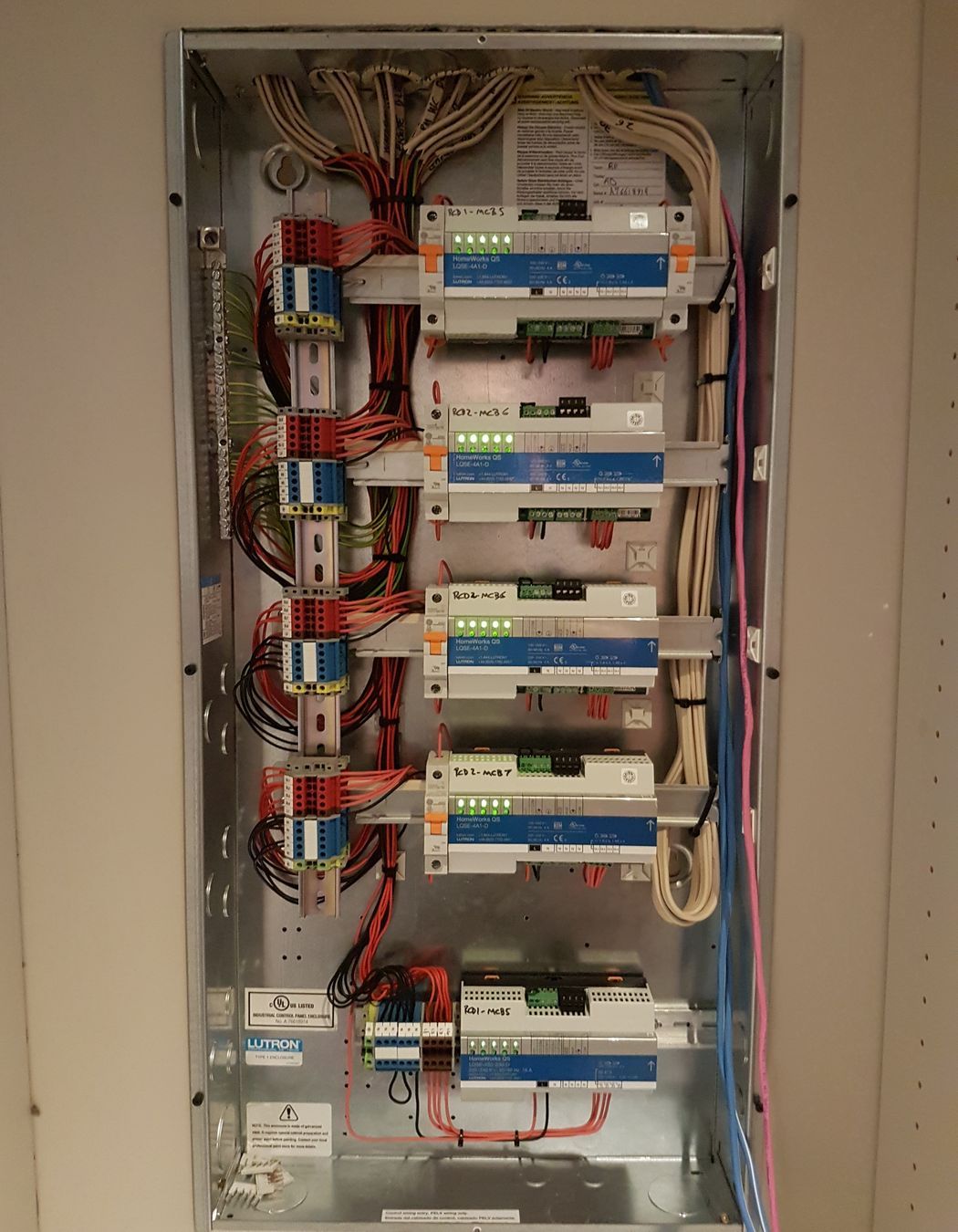 2-Lutron-Electronics-automated-lighting-control-paneljpg.jpg