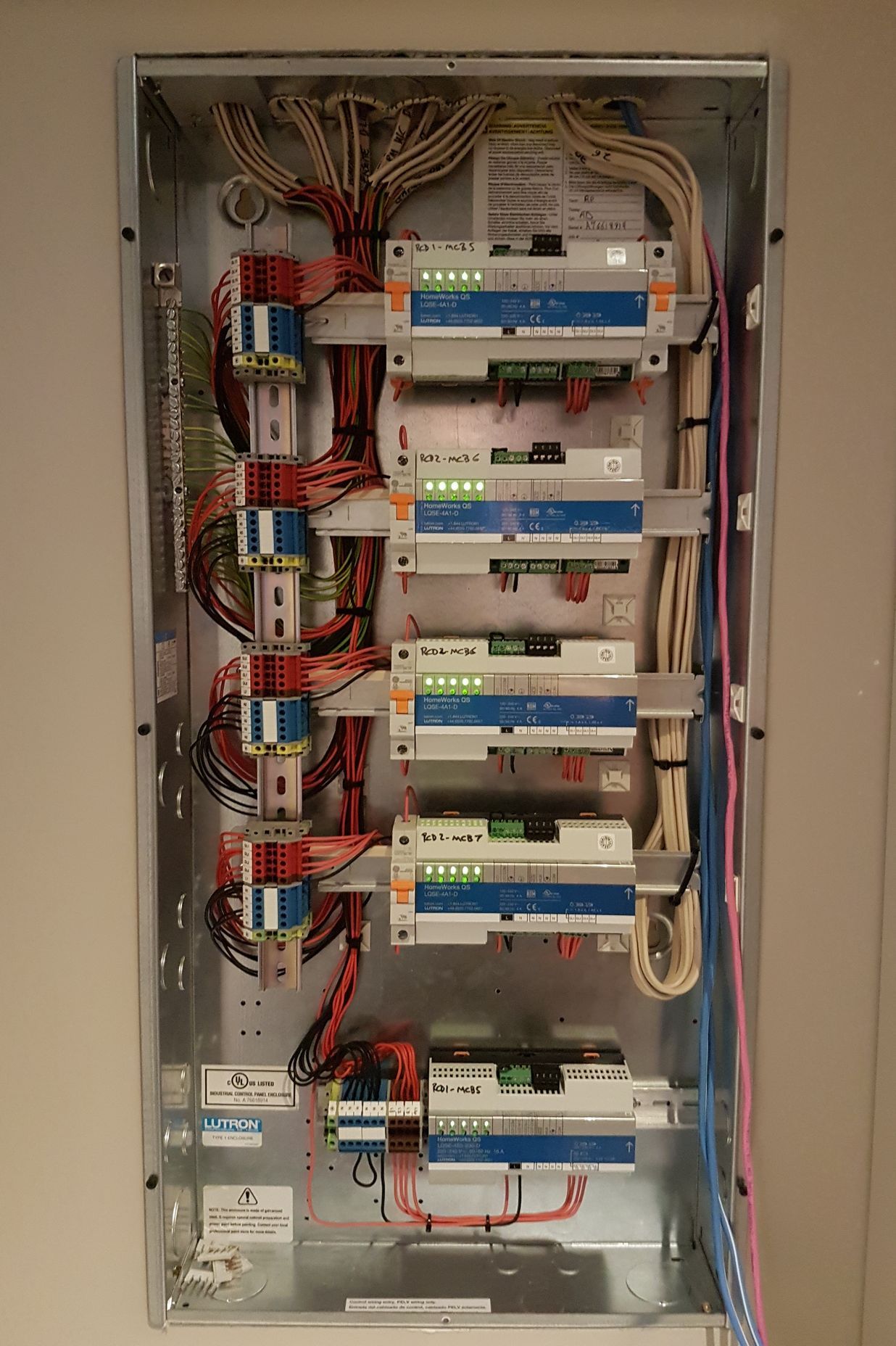 2-Lutron-Electronics-automated-lighting-control-paneljpg.jpg