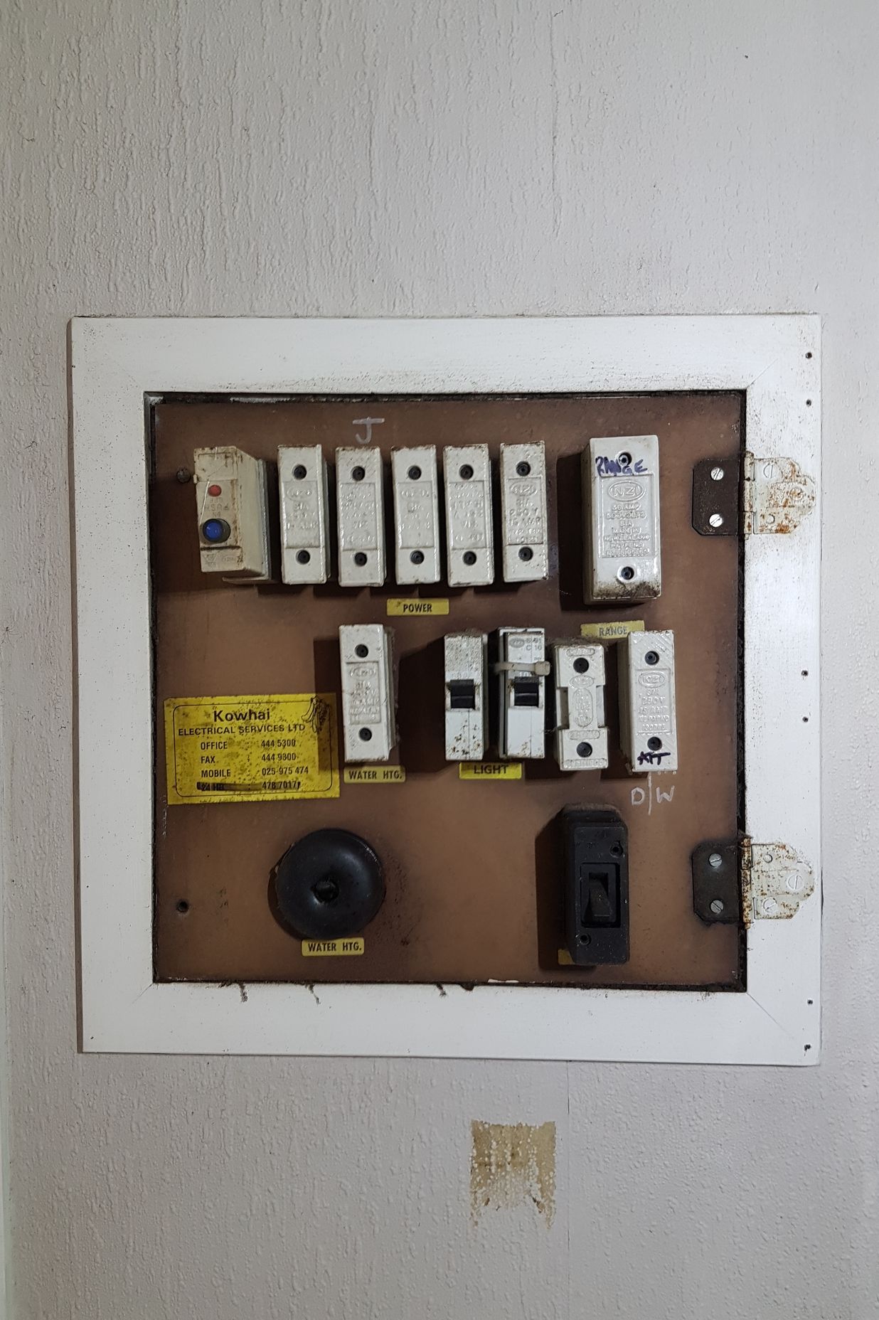 2-v74c1d156ef.jpg