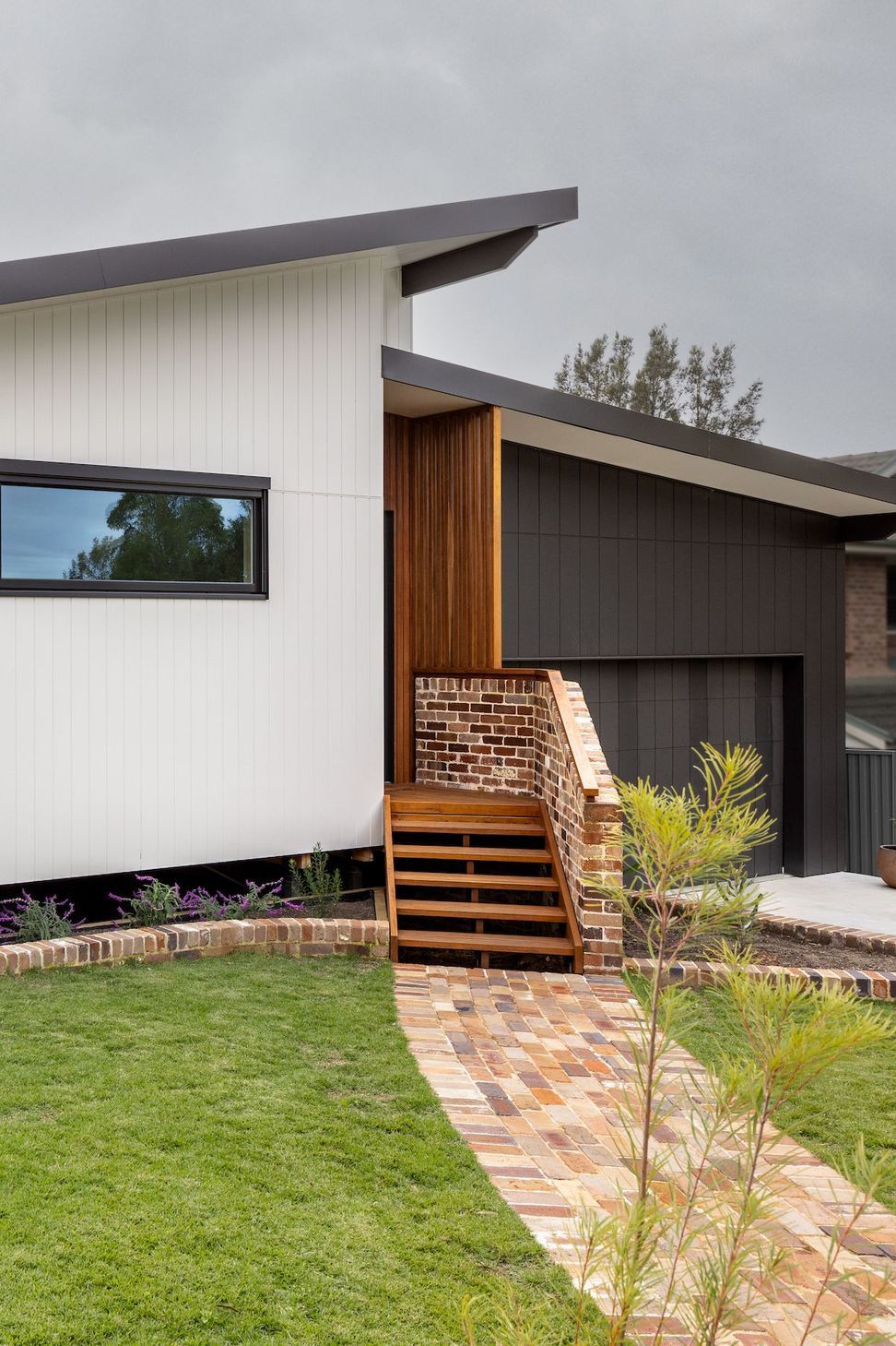20-envirotecture-berowra-heights-nsw-front-exterior-portrait.jpg