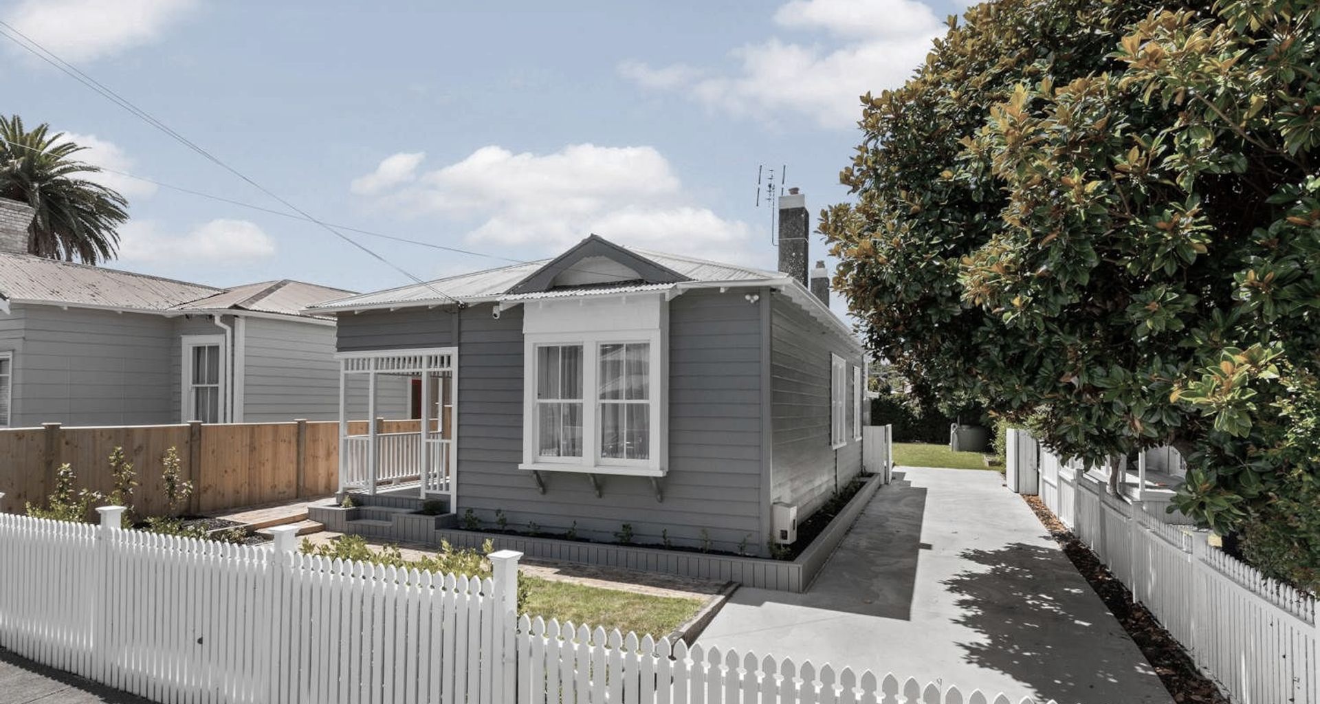 Onehunga House banner