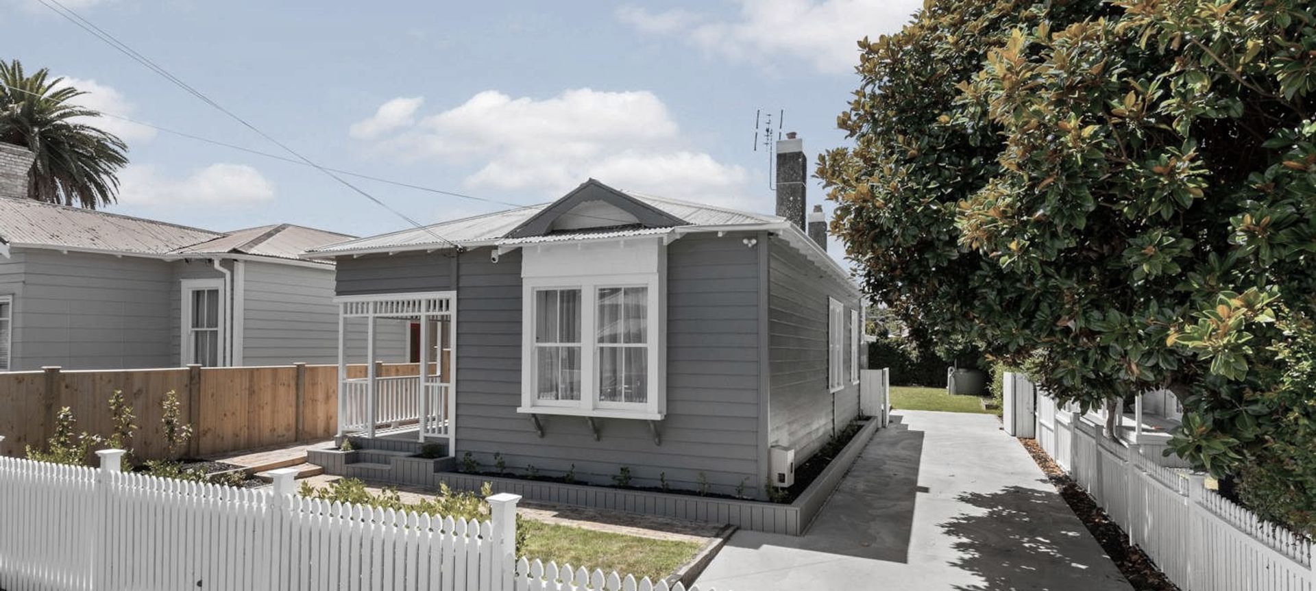 Onehunga House banner