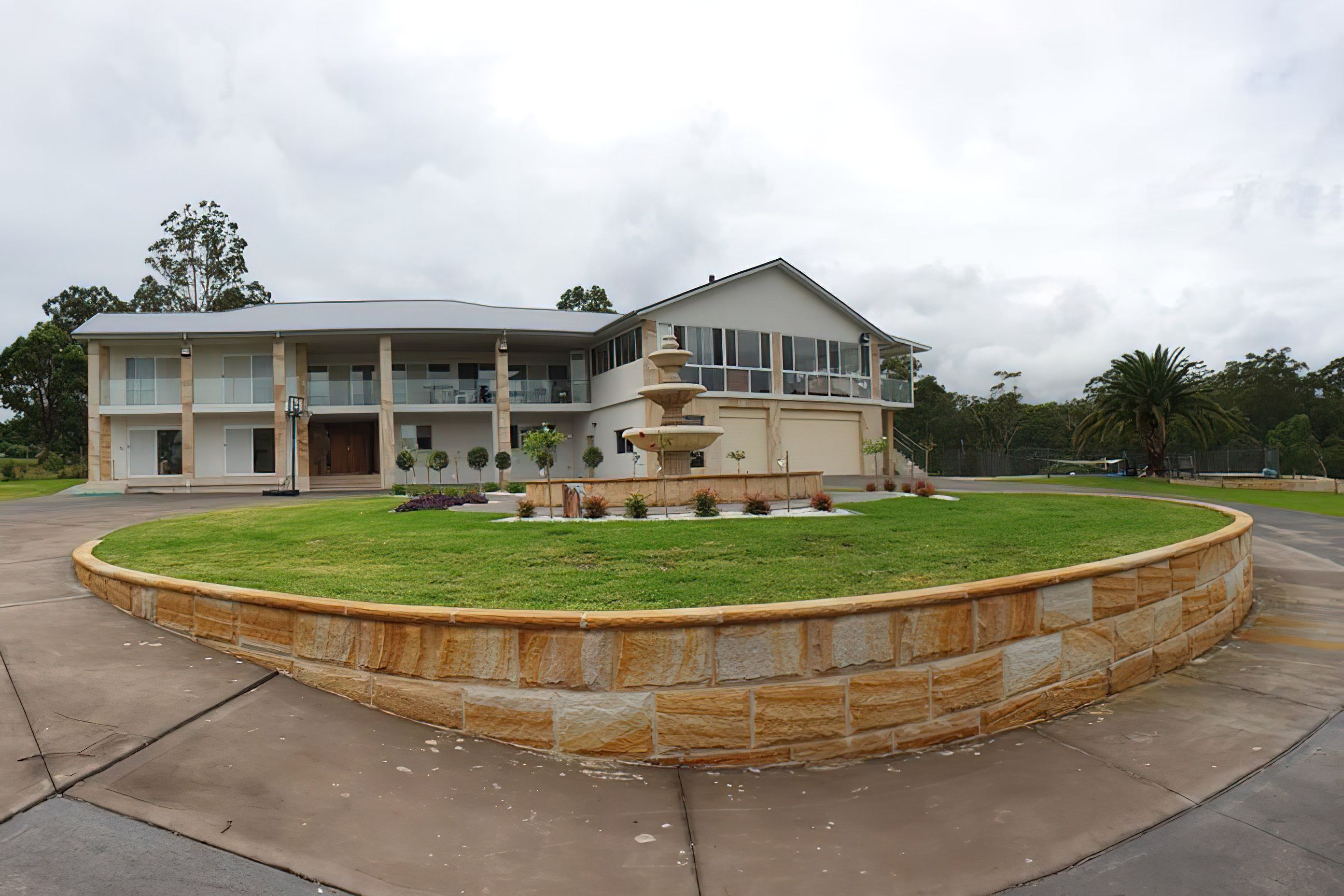 Annangrove Abode: Alterations &amp; Additions to 1970's House