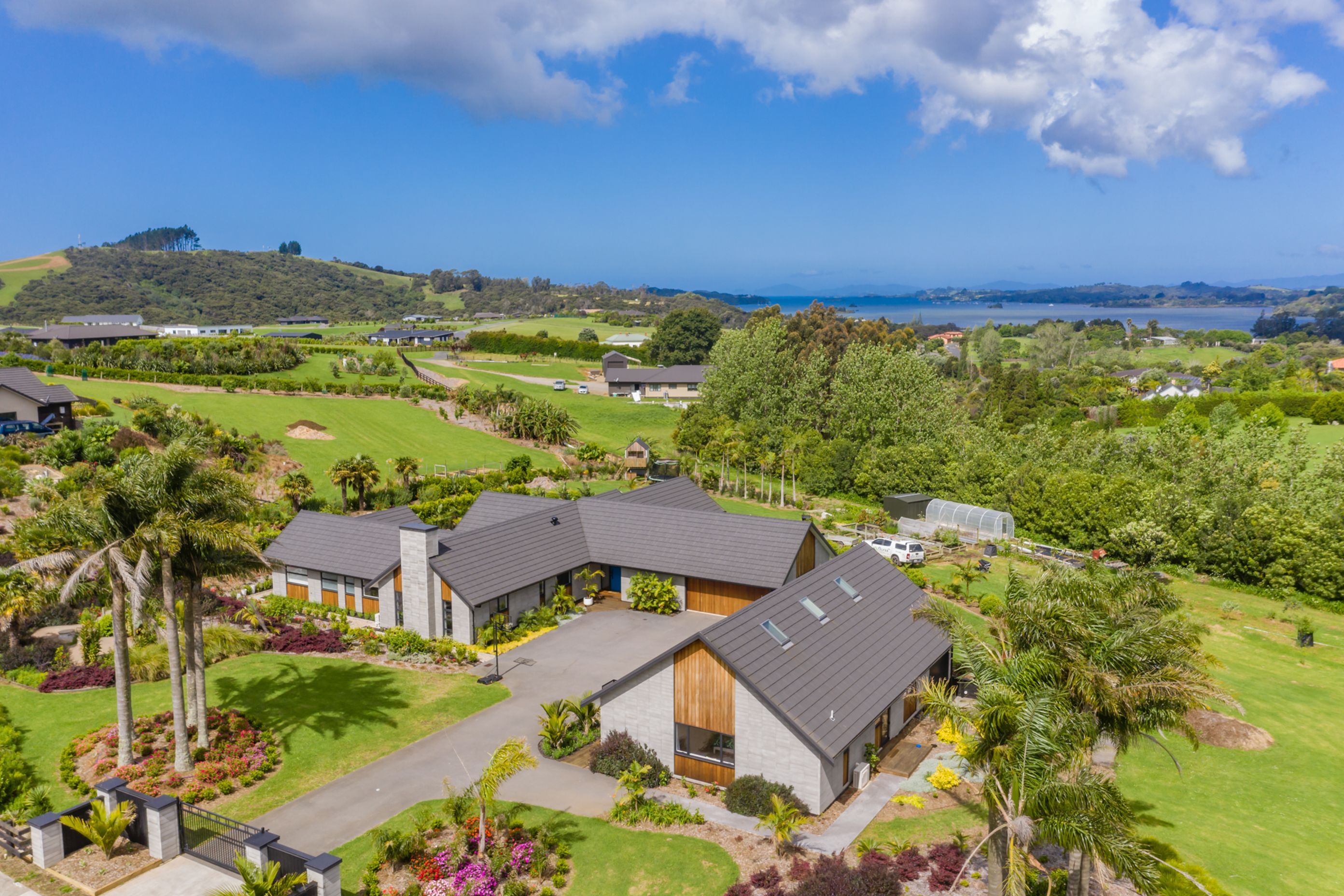 202211182-Blue-Penguin-DriveAerial-5.jpg