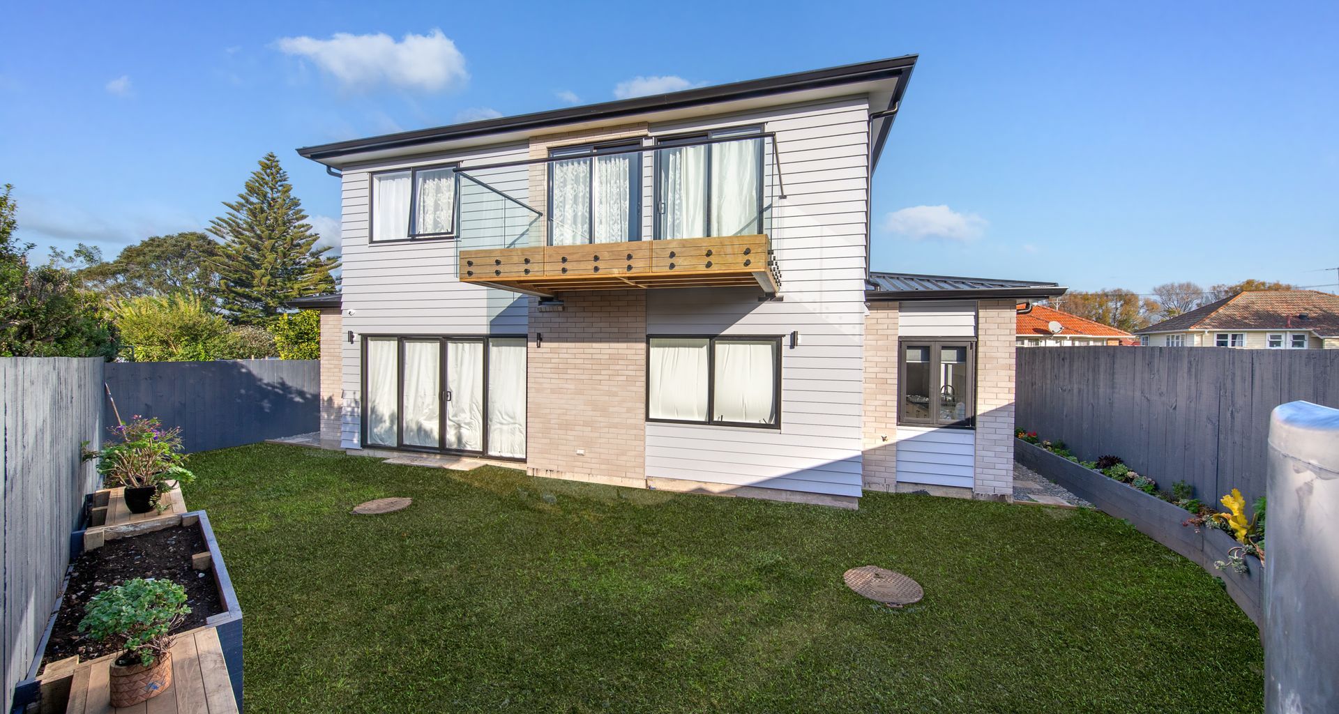 A Newly Completed 2-storey Modern Dwelling House banner