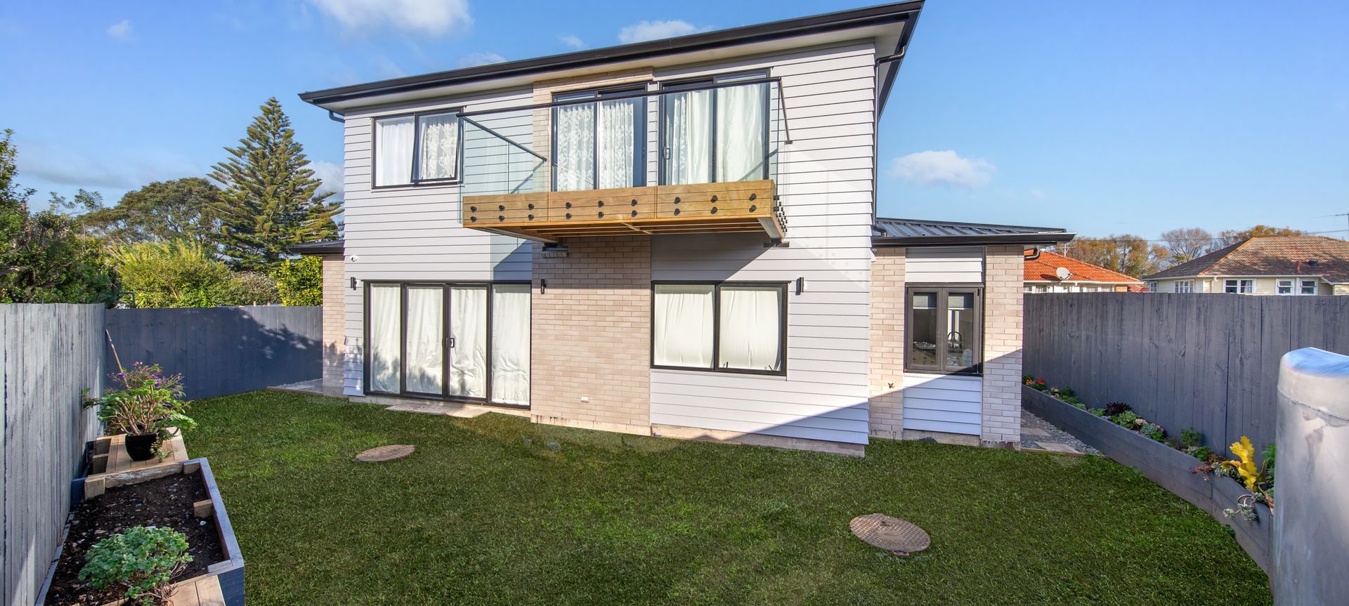 A Newly Completed 2-storey Modern Dwelling House banner