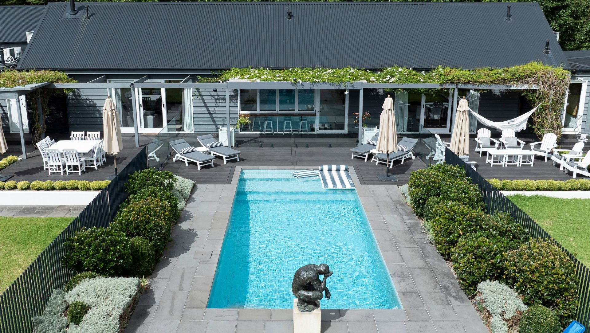 Red Hill Residence banner