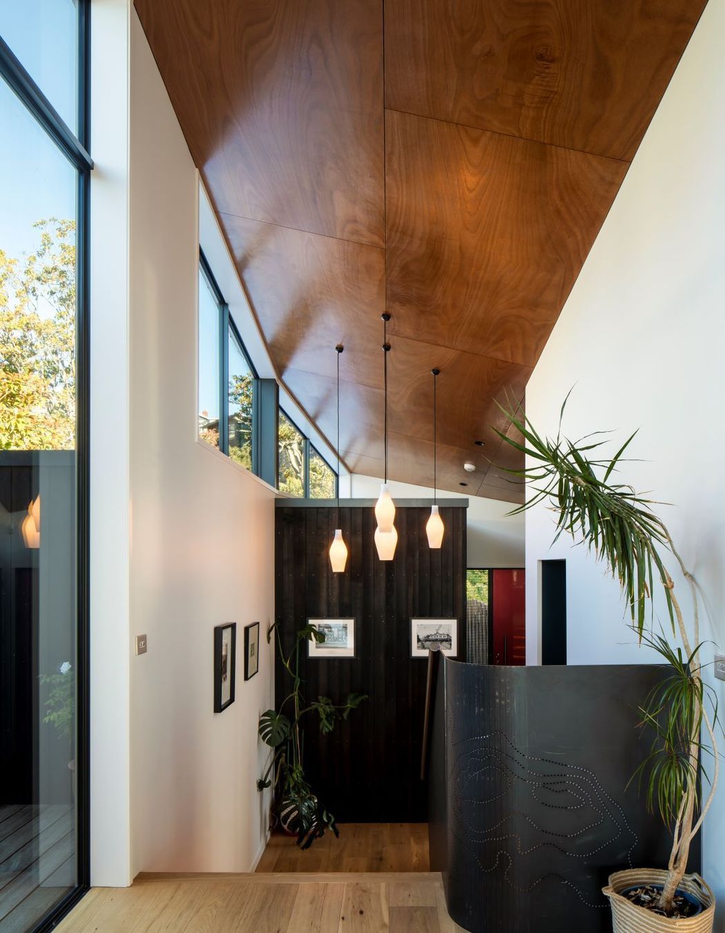Folded Roof Home
