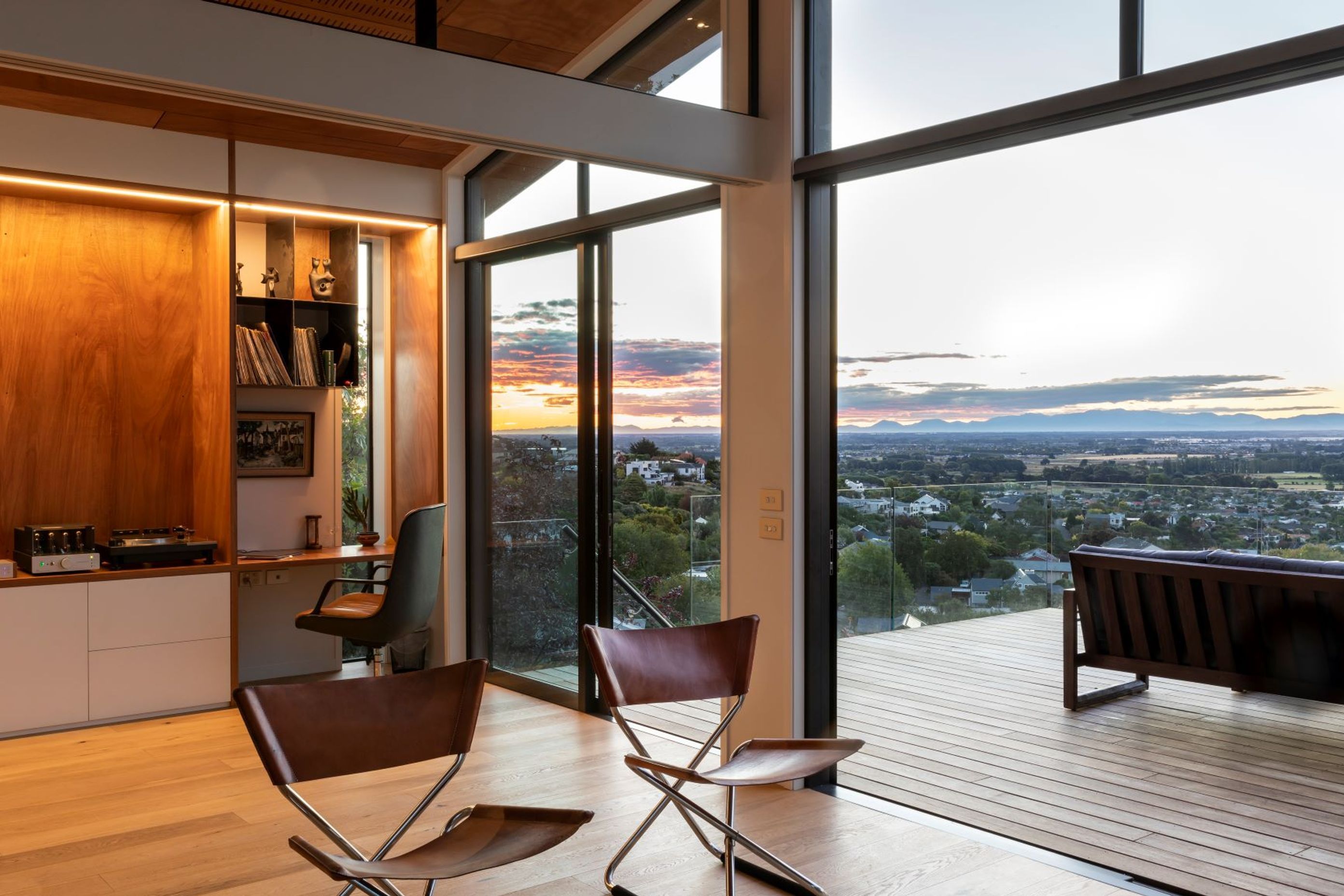 Folded Roof Home