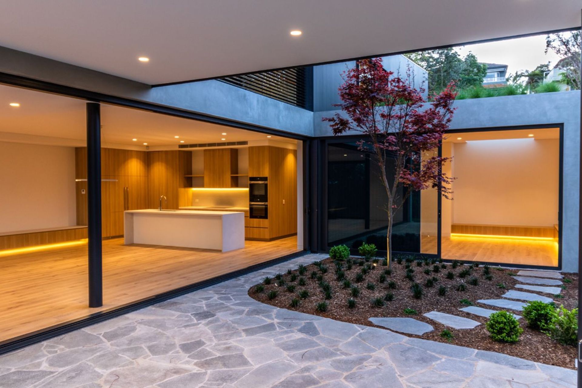 22-Dalmeny-Road-NORTHBRIDGE-19.jpg