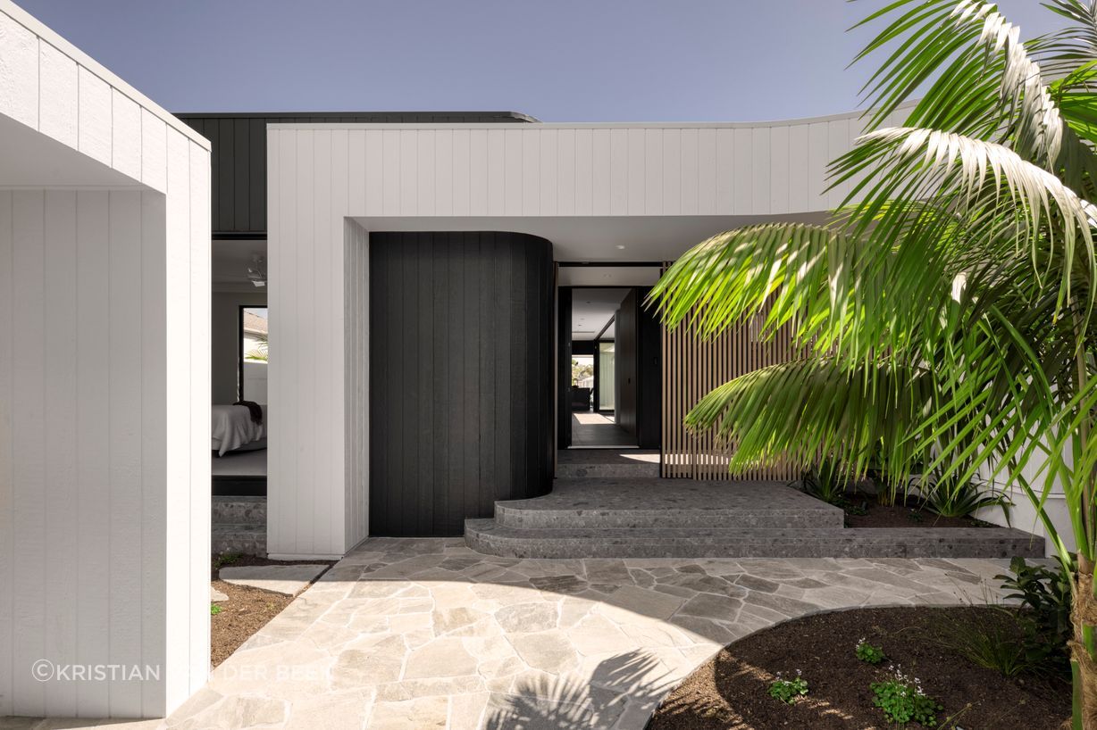 22-Reece-Keil-Hustleflow-Weathergroove-150-Woodsman-Dulux-Natural-White-Dulux-Night-Sky-5-v2.jpg