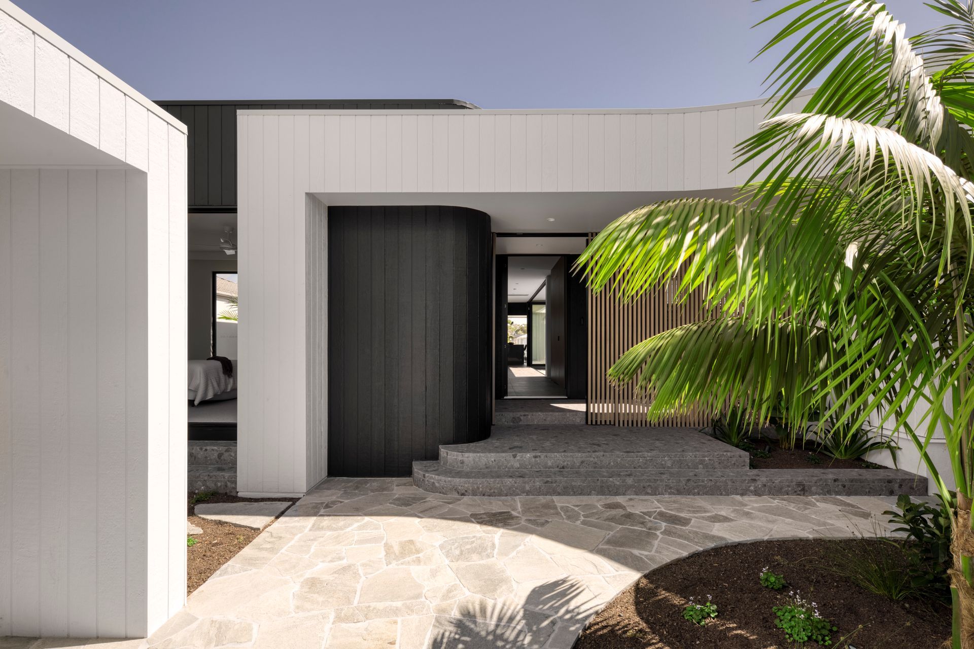 22-Reece-Keil-Hustleflow-Weathergroove-150-Woodsman-Dulux-Natural-White-Dulux-Night-Sky-5-v2.jpg