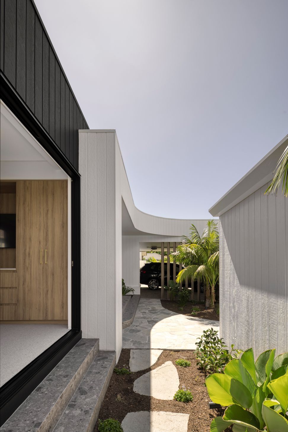 22-Reece-Keil-Hustleflow-Weathergroove-150-Woodsman-Dulux-Natural-White-Dulux-Night-Sky-6-v3.jpg