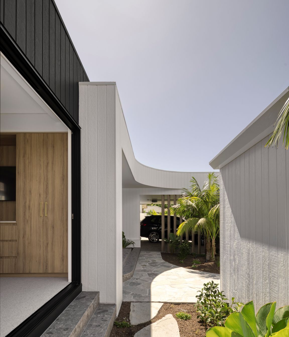 22-Reece-Keil-Hustleflow-Weathergroove-150-Woodsman-Dulux-Natural-White-Dulux-Night-Sky-6-v3.jpg