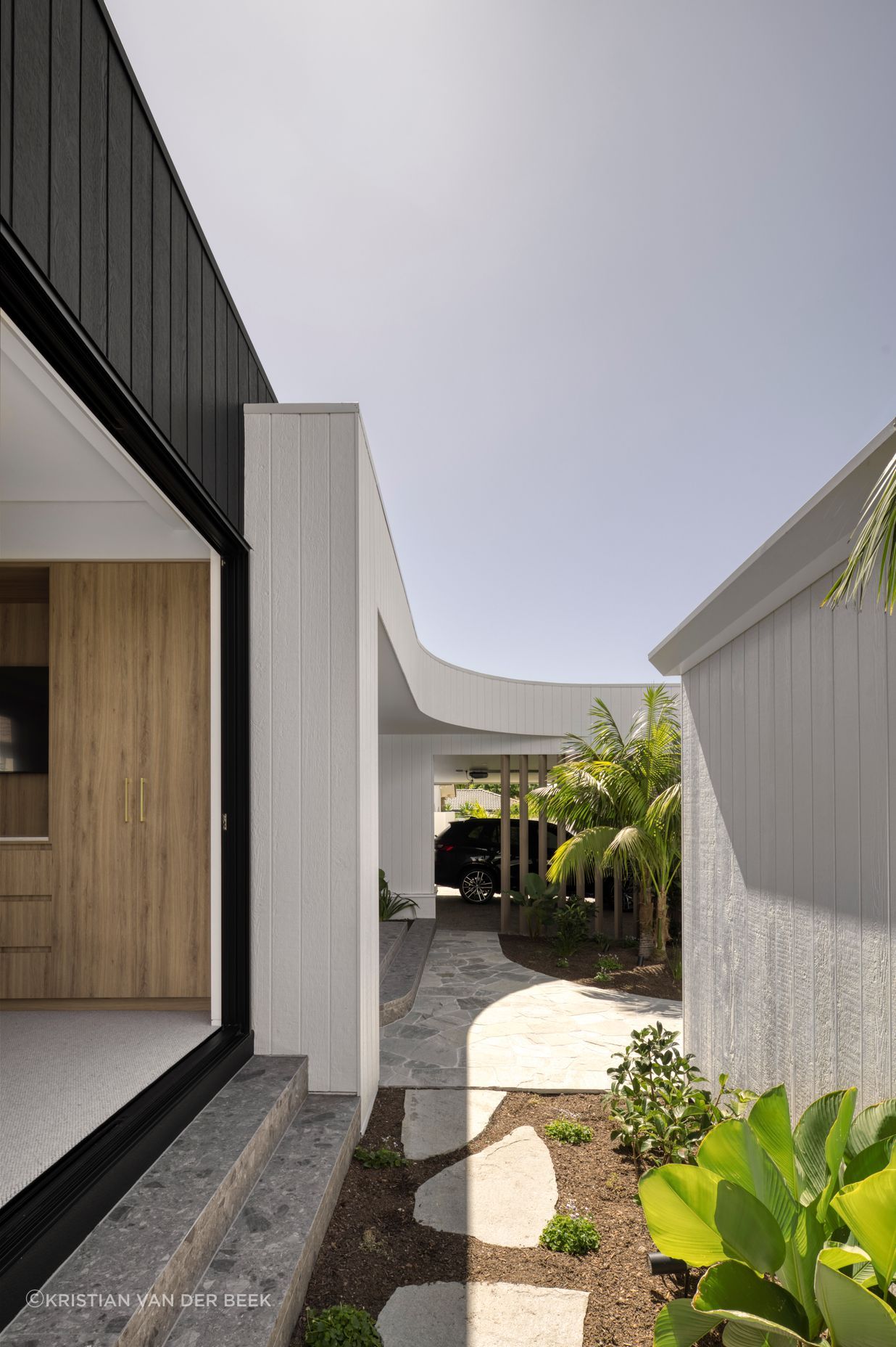 22-Reece-Keil-Hustleflow-Weathergroove-150-Woodsman-Dulux-Natural-White-Dulux-Night-Sky-6-v3.jpg