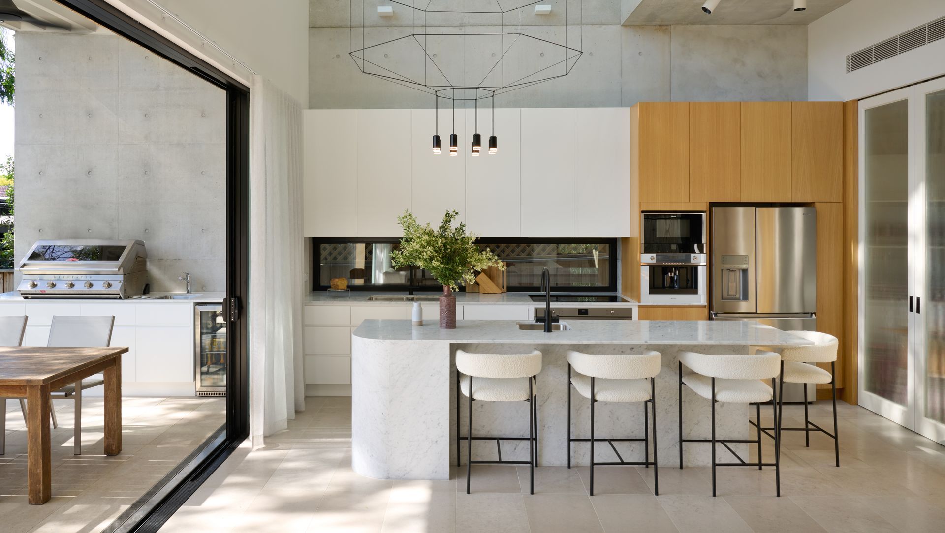 Luna Chiaro Limestone | SSD Studio | Cumberland Building | M2 Carpentry | Harrison's Landscaping