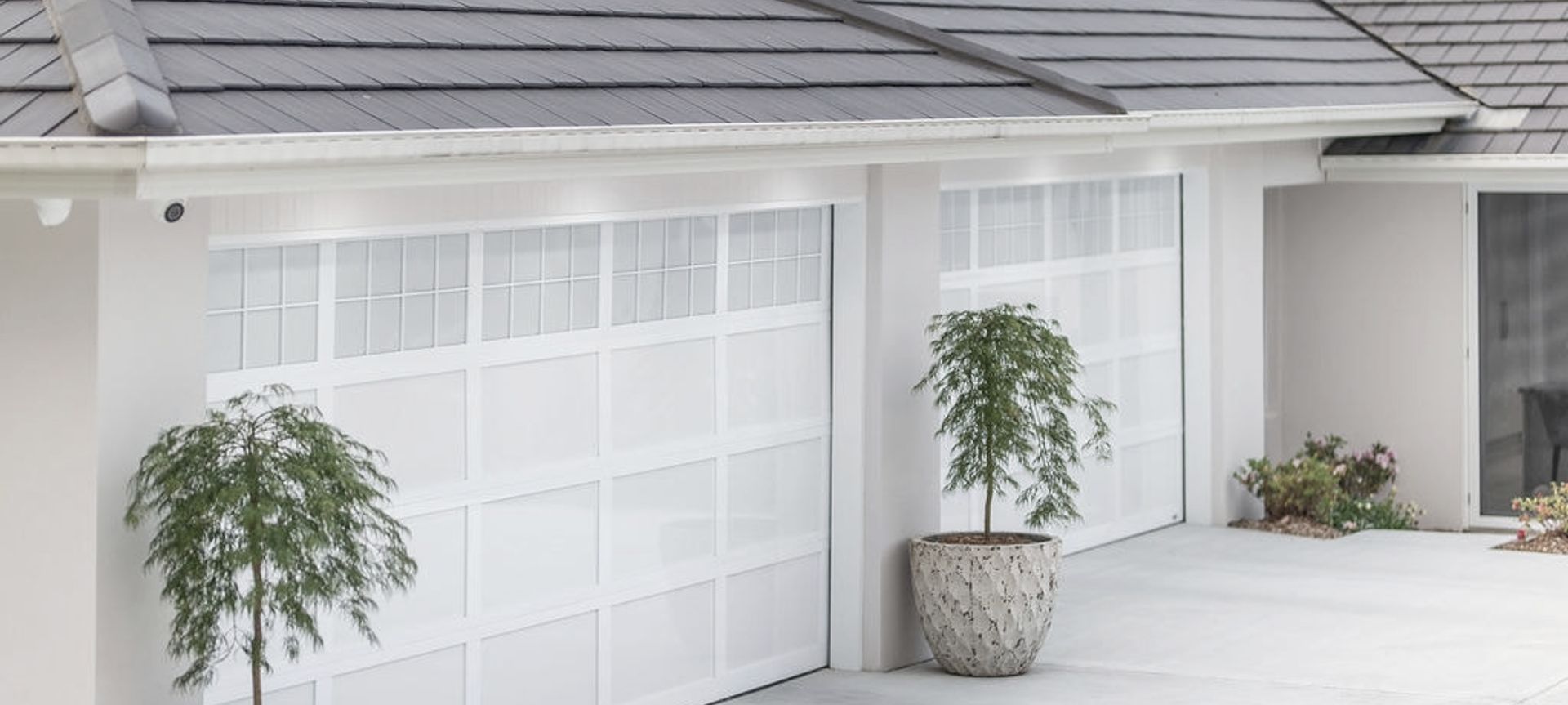 Hamptons Style Garage Doors banner