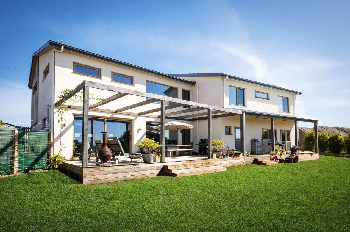 Capturing views in energy-efficient comfort