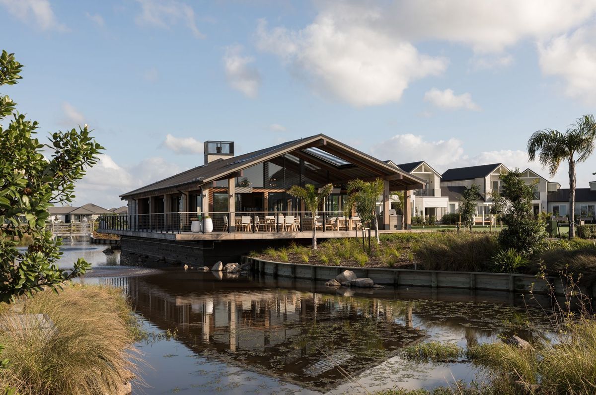 The Lake House, Pacific Lakes Village