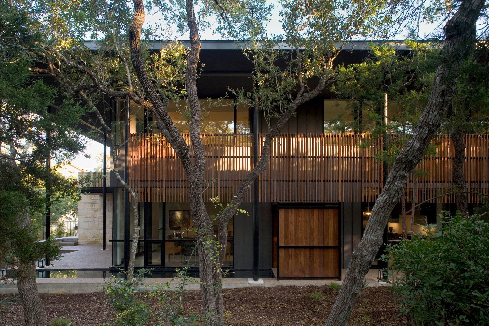 2House-in-TreesCuppett-Kilpatrick-Architecture-and-Interior-Designaustin-tx-wood-screened-modern-residence.jpg