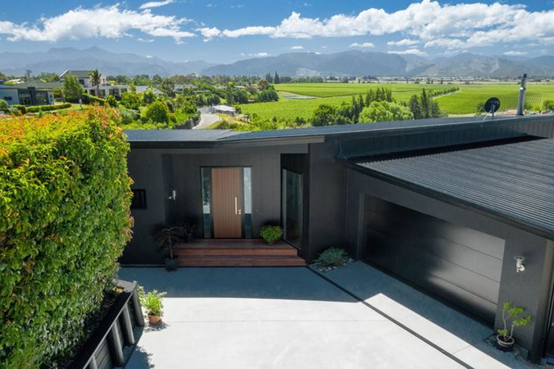 Golf View Close | Scandinavian House