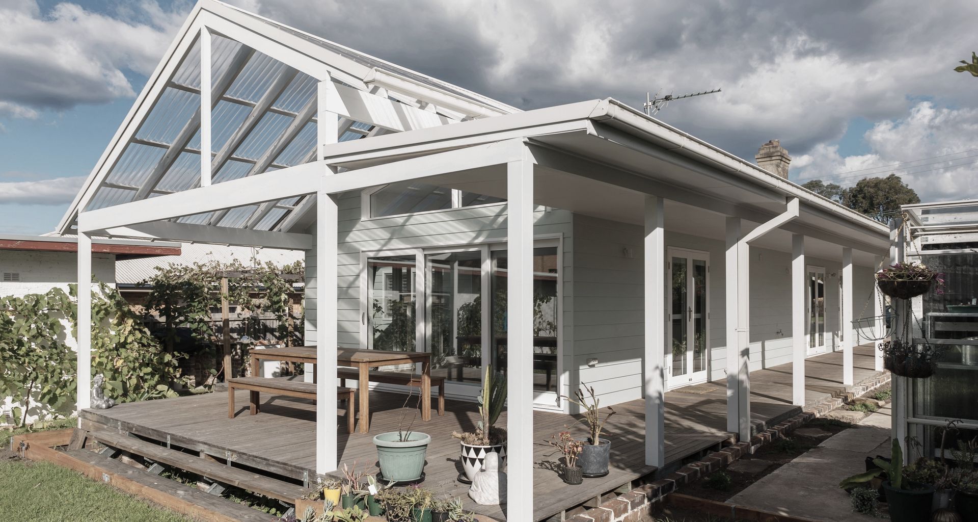 Russell Vale Reno banner