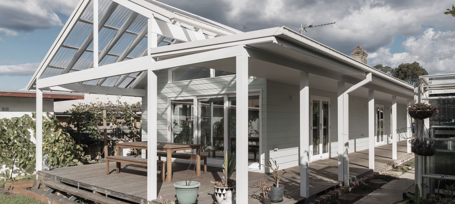 Russell Vale Reno banner
