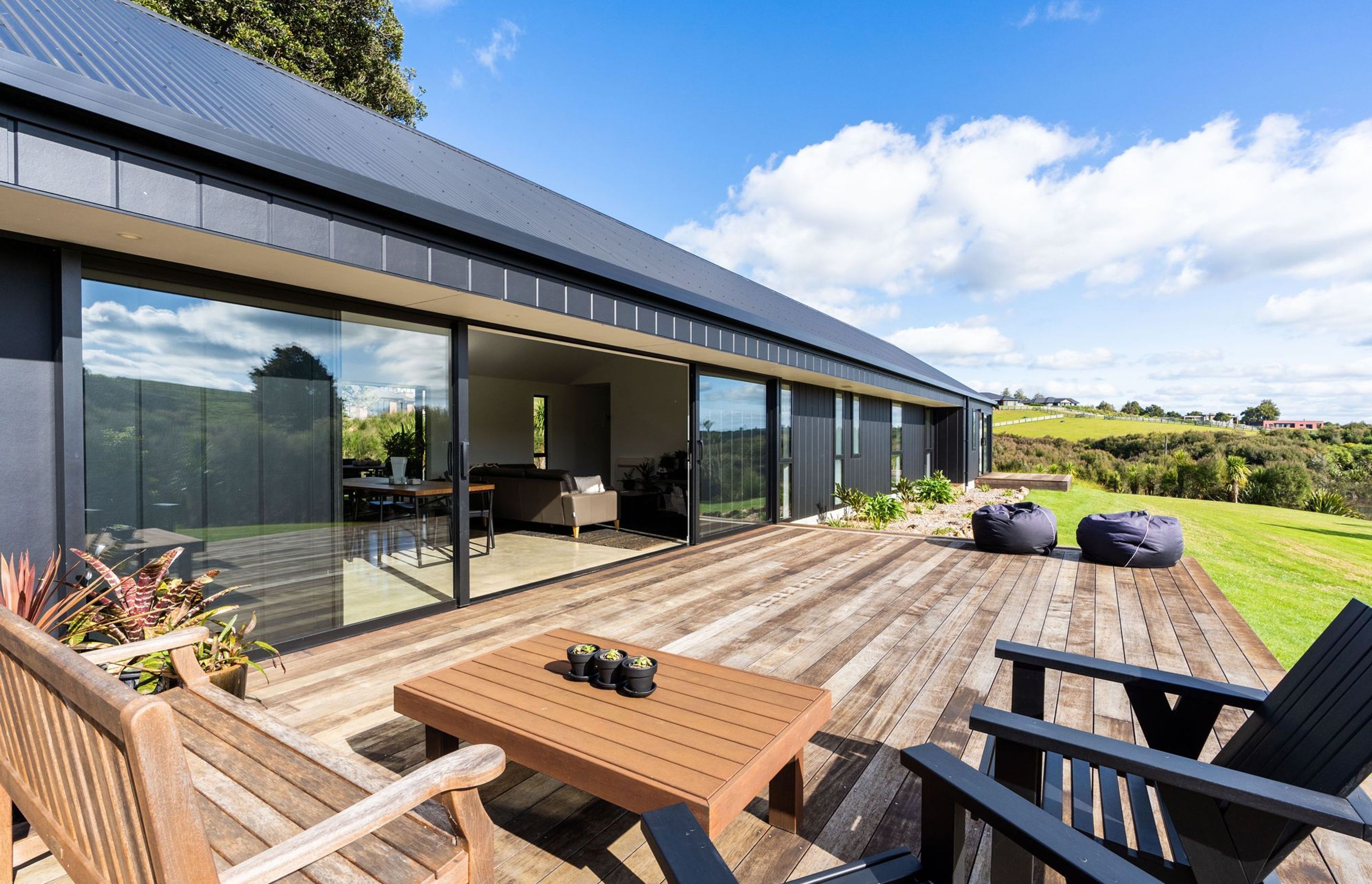 Howie Lane, Karanui