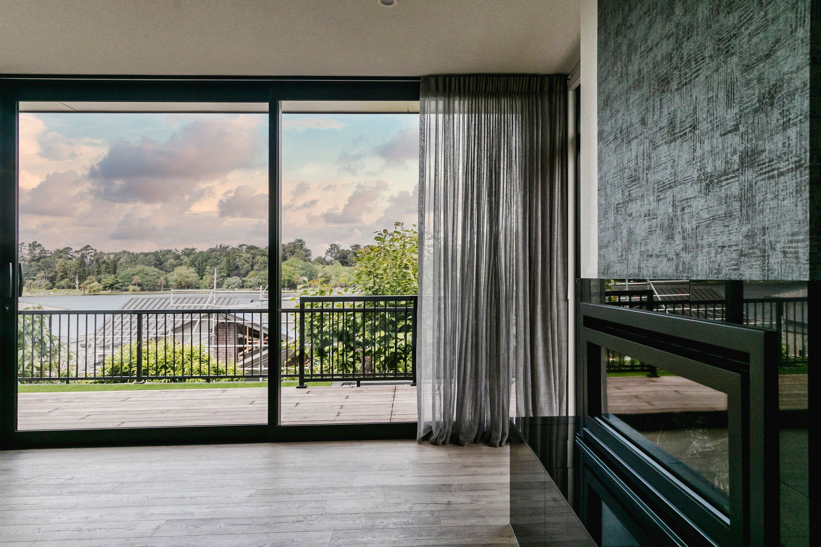 Hamilton Lake – Domain View 1