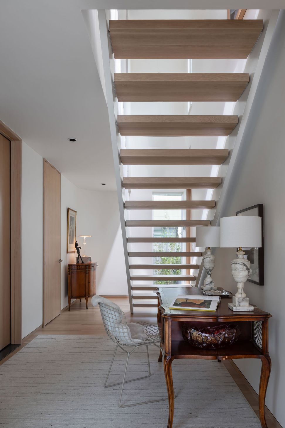 3WethersfieldTownhouseCuppettKilpatrickArchitectureandInteriorDesignmodern-minimalist-interior-horizontal-staircase-design.jpg