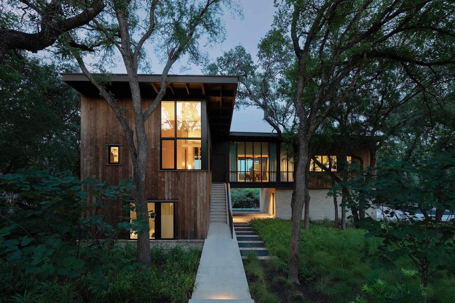 3WoodlandRetreatCuppettKilpatrickArchitectureandInteriorDesignmodern-home-woodland-setting-austin.jpg