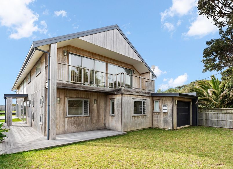 Hall Avenue, Pataua North