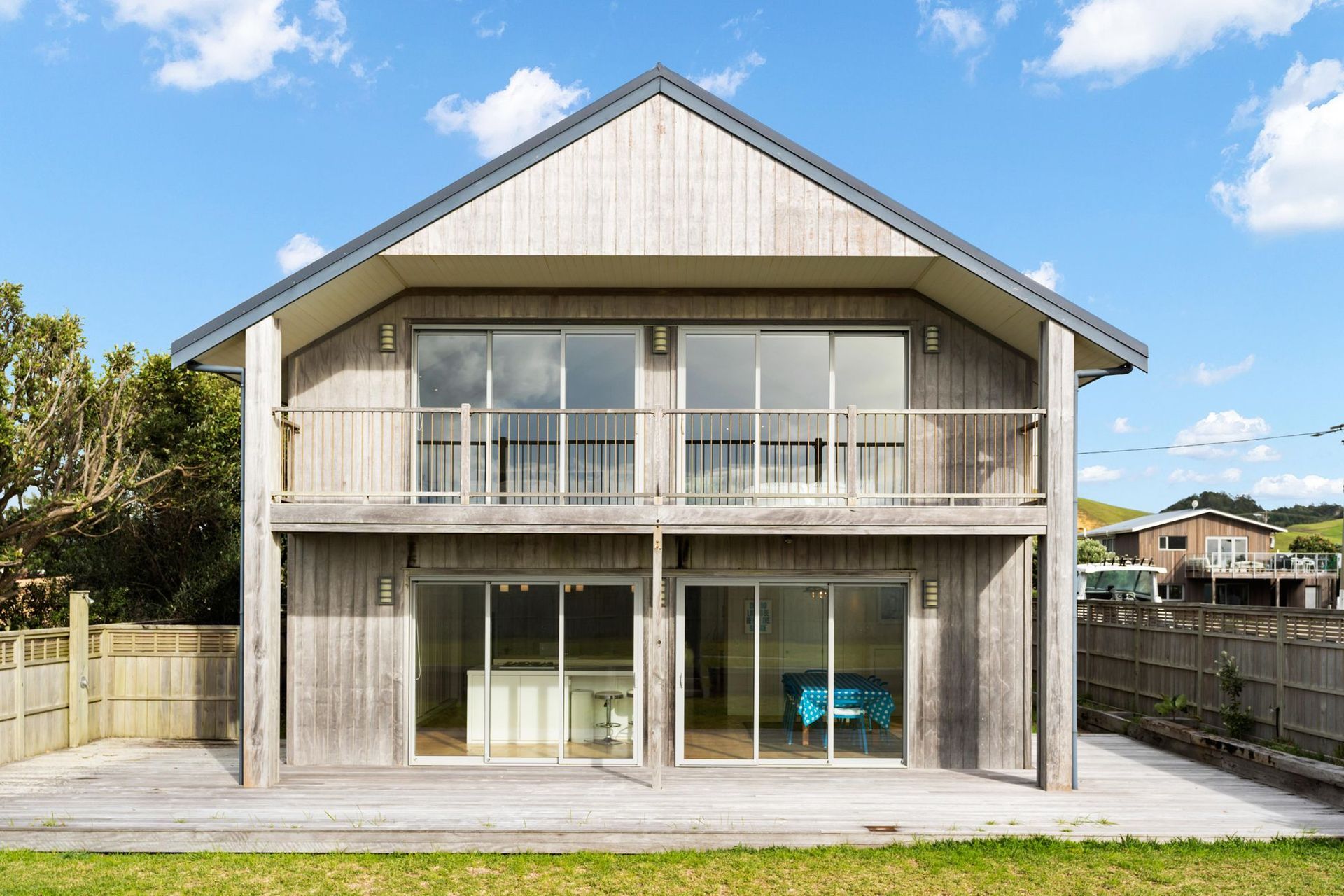 Hall Avenue, Pataua North