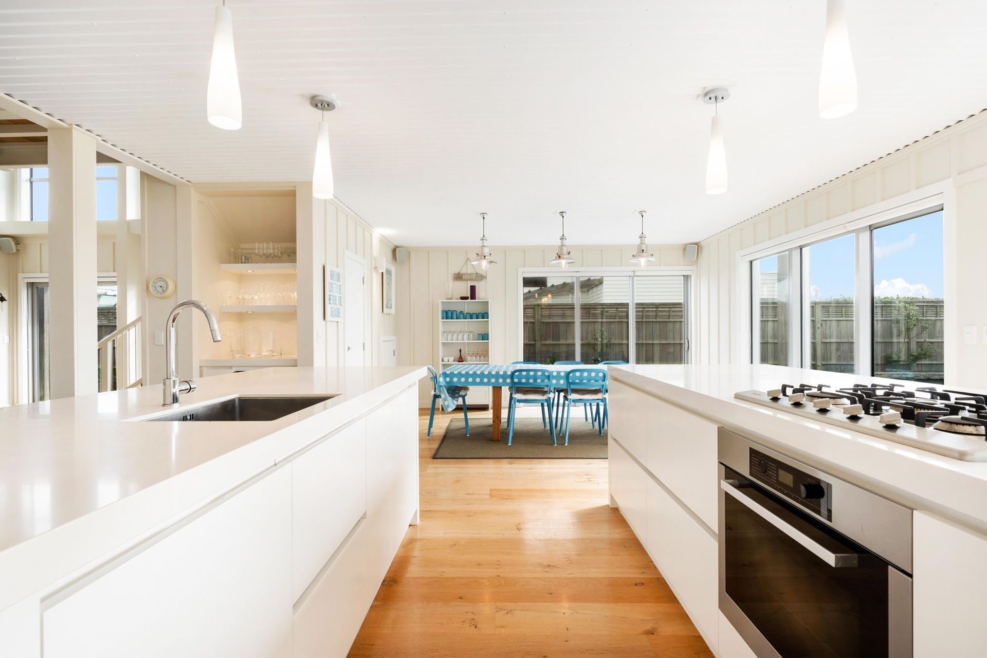 Hall Avenue, Pataua North