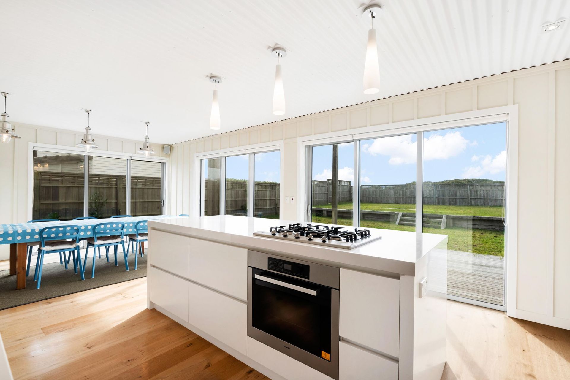 Hall Avenue, Pataua North