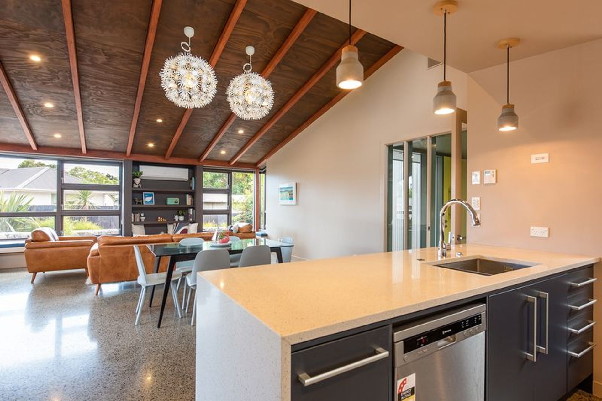 Waikanae active solar home