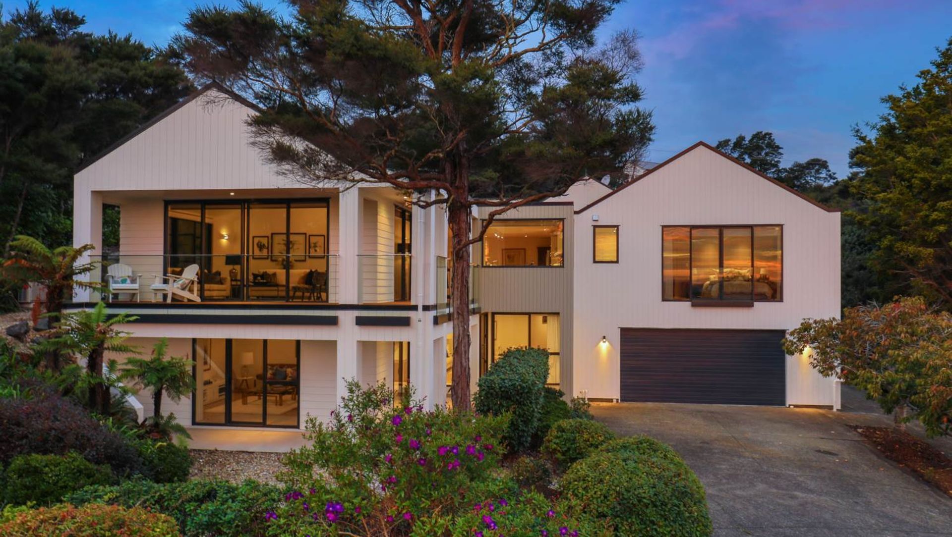 Hilltop Retreat banner