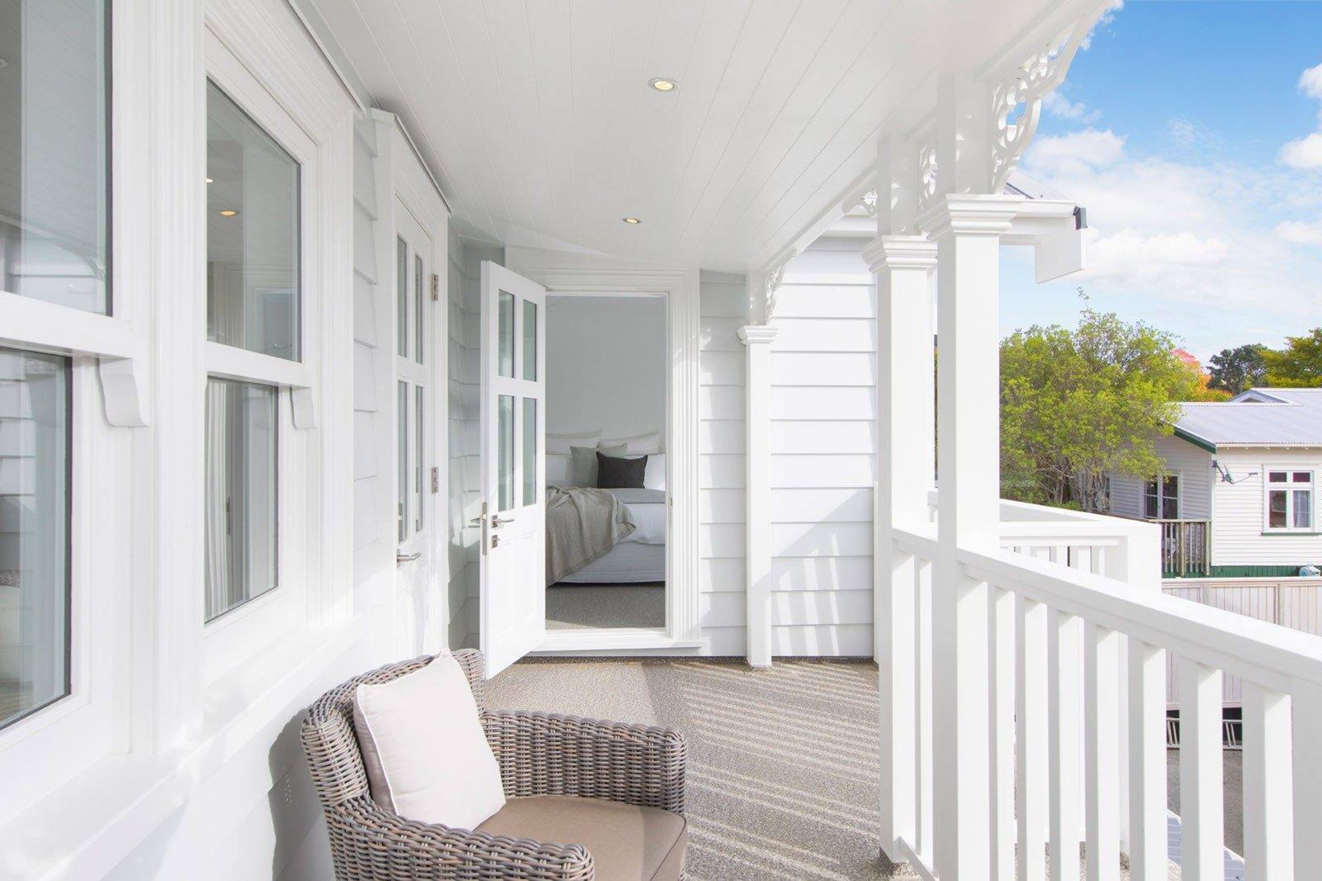 Modern Villa - Western Springs